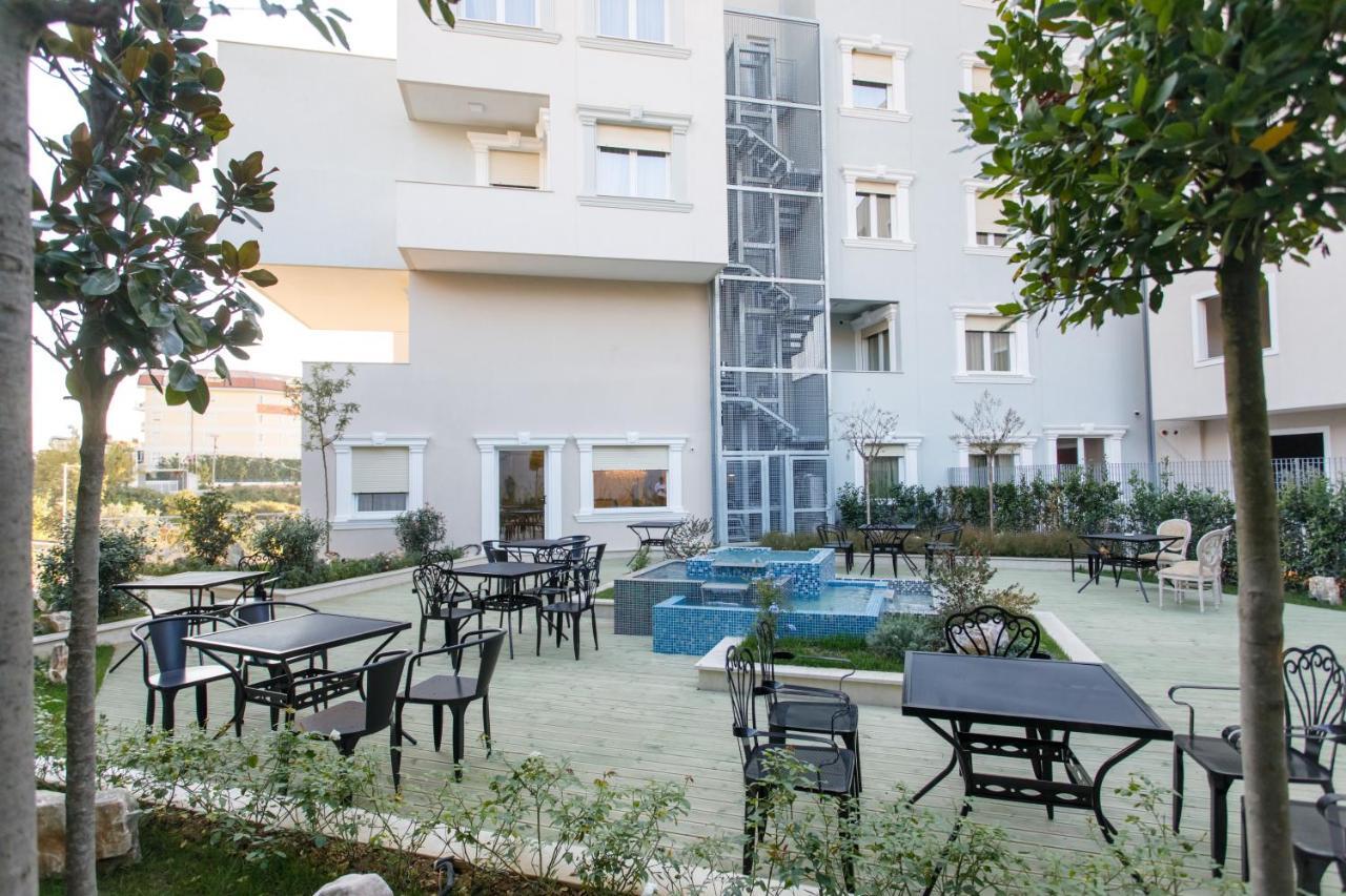 Elite Palace 3* Collak