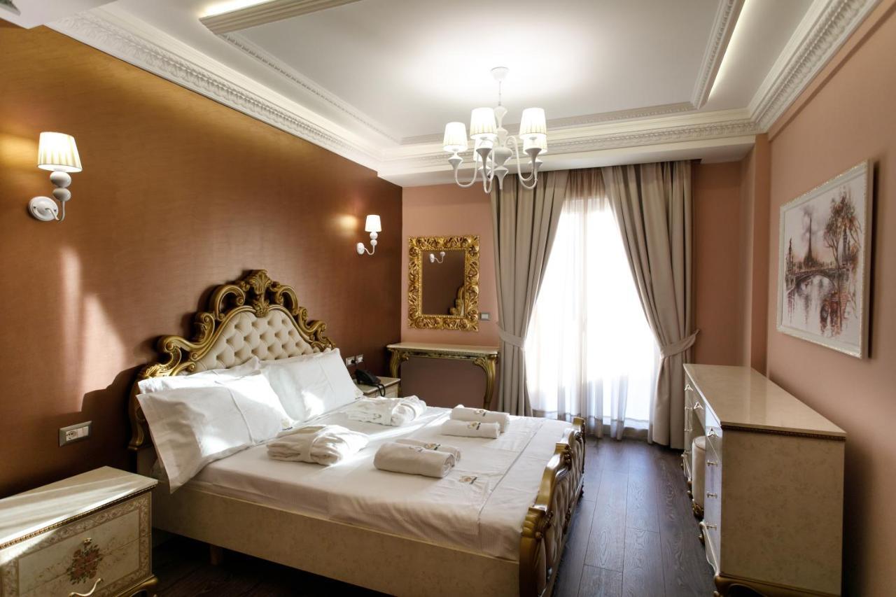 Elite Palace