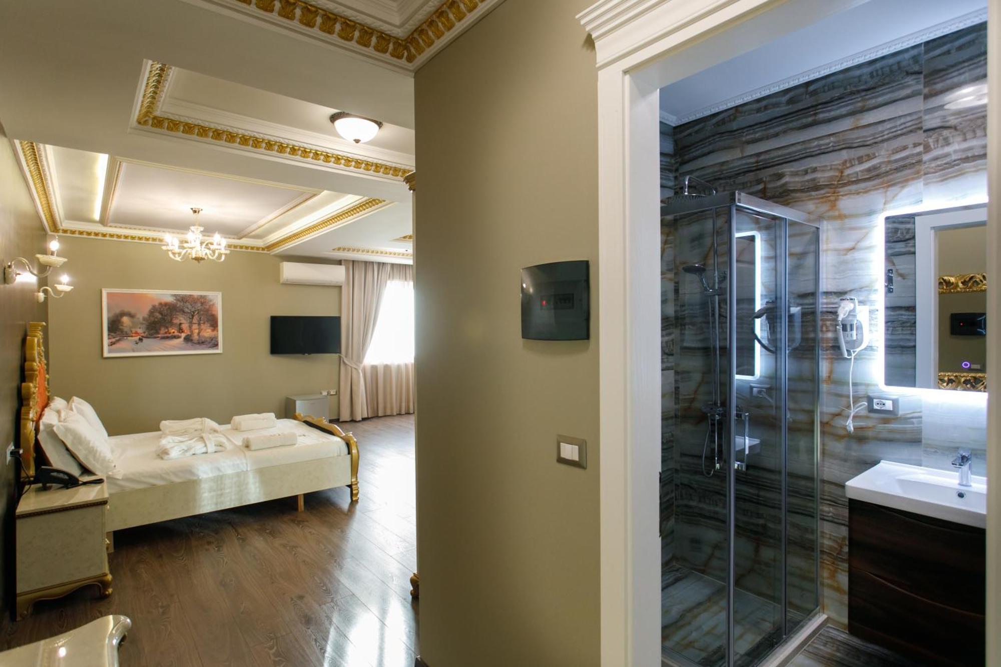 Elite Palace 3* Collak